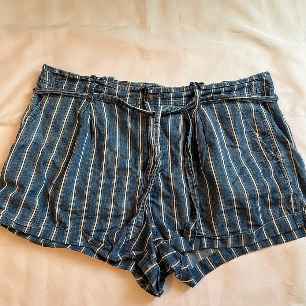 American eagle denim flowy shorts